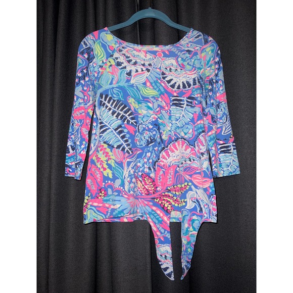 Lilly Pulitzer Tops - Lilly Pulitzer 3/4 sleeve shirt size xs